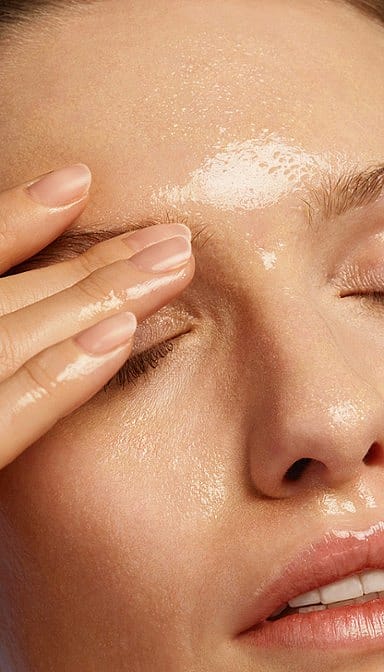 Čistiaci a odličovací olej