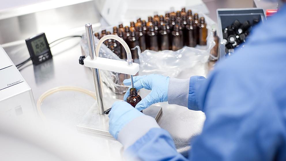 Detailný pohľad na antropozofickú medicínu Weleda – rozhovor o holistickom prístupe k zdraviu, prepojení tela, mysle a ducha a sile prírody pri vývoji liekov a prírodnej starostlivosti.