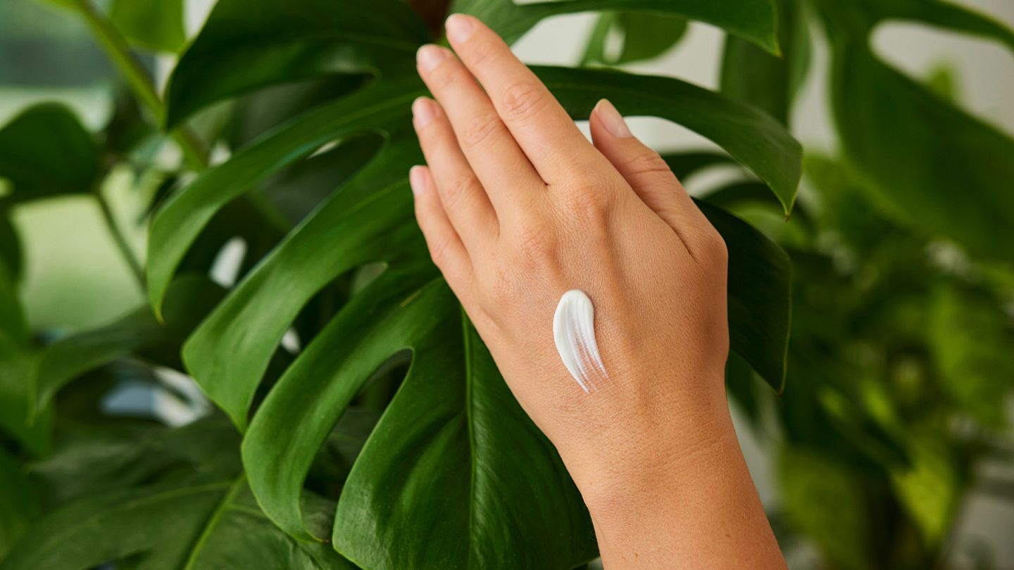 krém na suché ruky Weleda